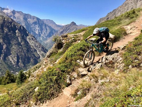 yeti mountainbike on backcountry trail near Les 2 Alpes